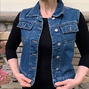 Tommy Hilfiger blue sleeveless denim vest, metal buttons, size Med